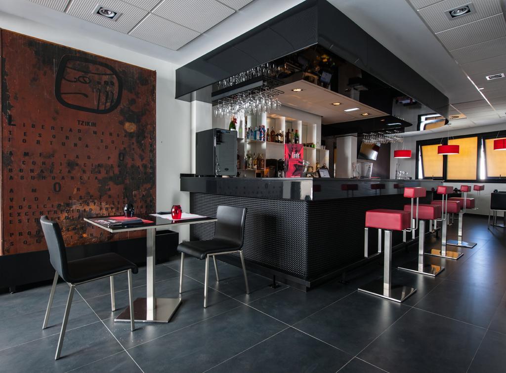 Hotel Loob Madrid (Adults Only) Torrejón de Ardoz Zewnętrze zdjęcie