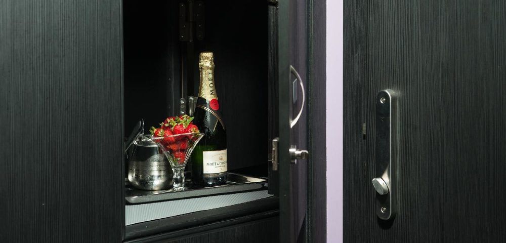 Hotel Loob Madrid (Adults Only) Torrejón de Ardoz Zewnętrze zdjęcie